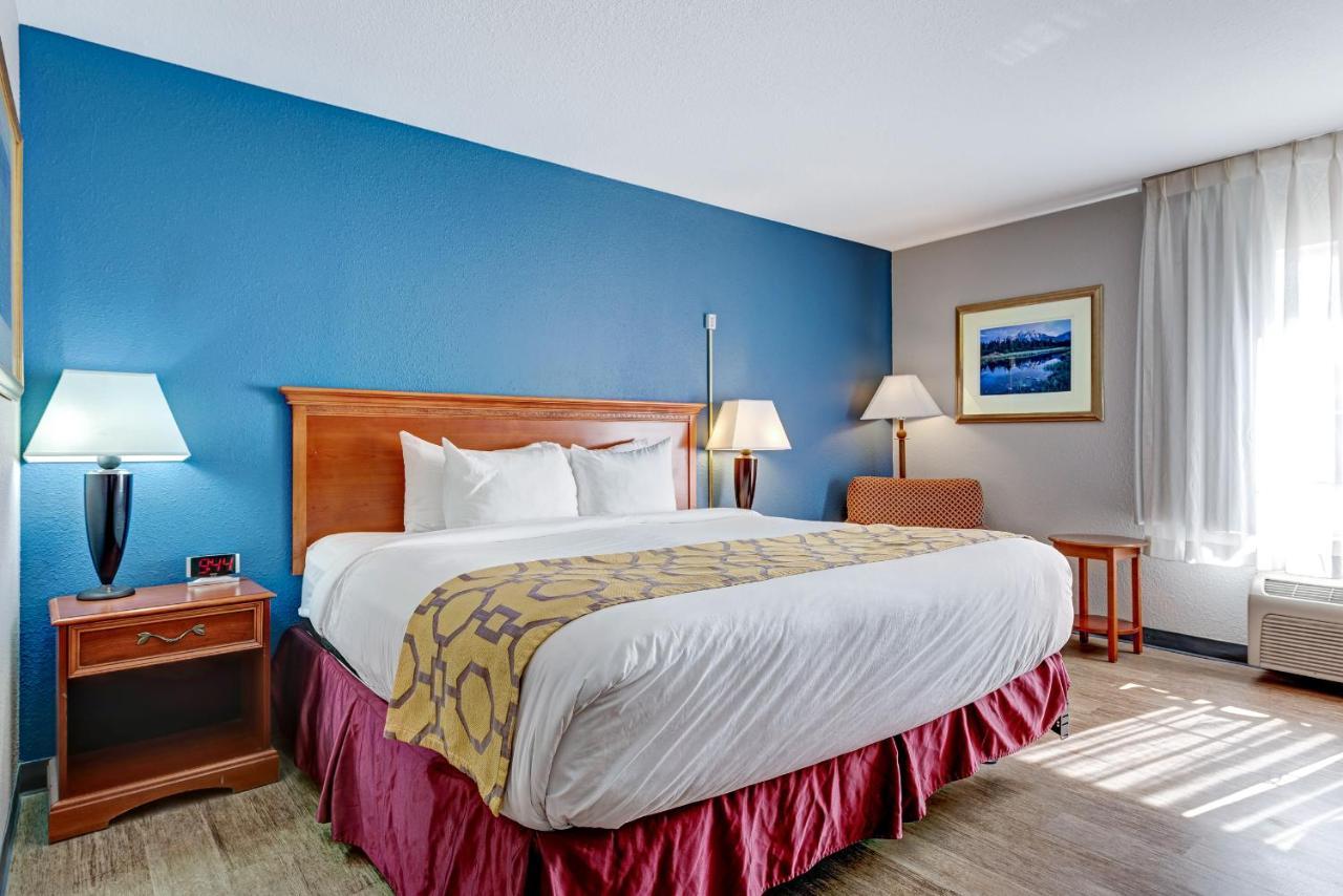 Baymont By Wyndham Salida Hotel Exterior photo
