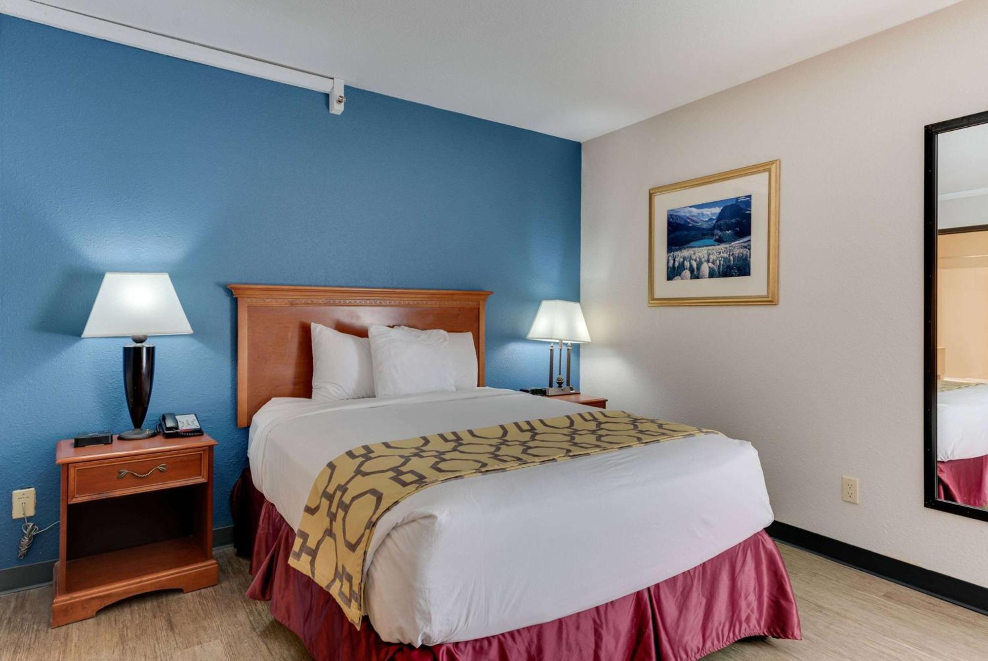 Baymont By Wyndham Salida Hotel Exterior photo